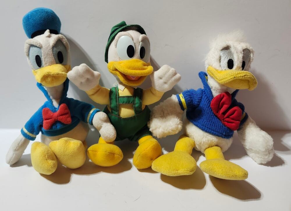 Vintage Disney Donald Duck Plush Lot of 3 Playskool Robin Hood Walt Disney World